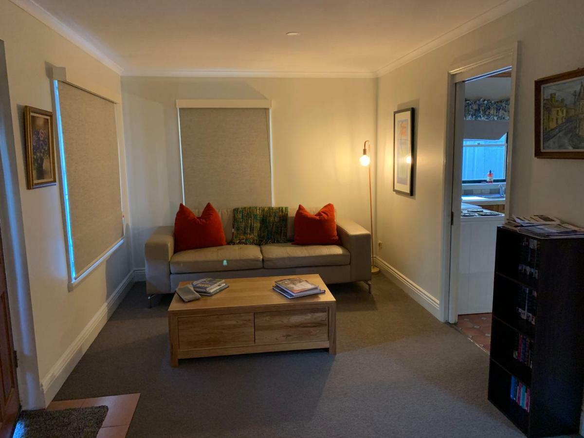 City Townhouse Walking Distance To City Лонсестън Екстериор снимка